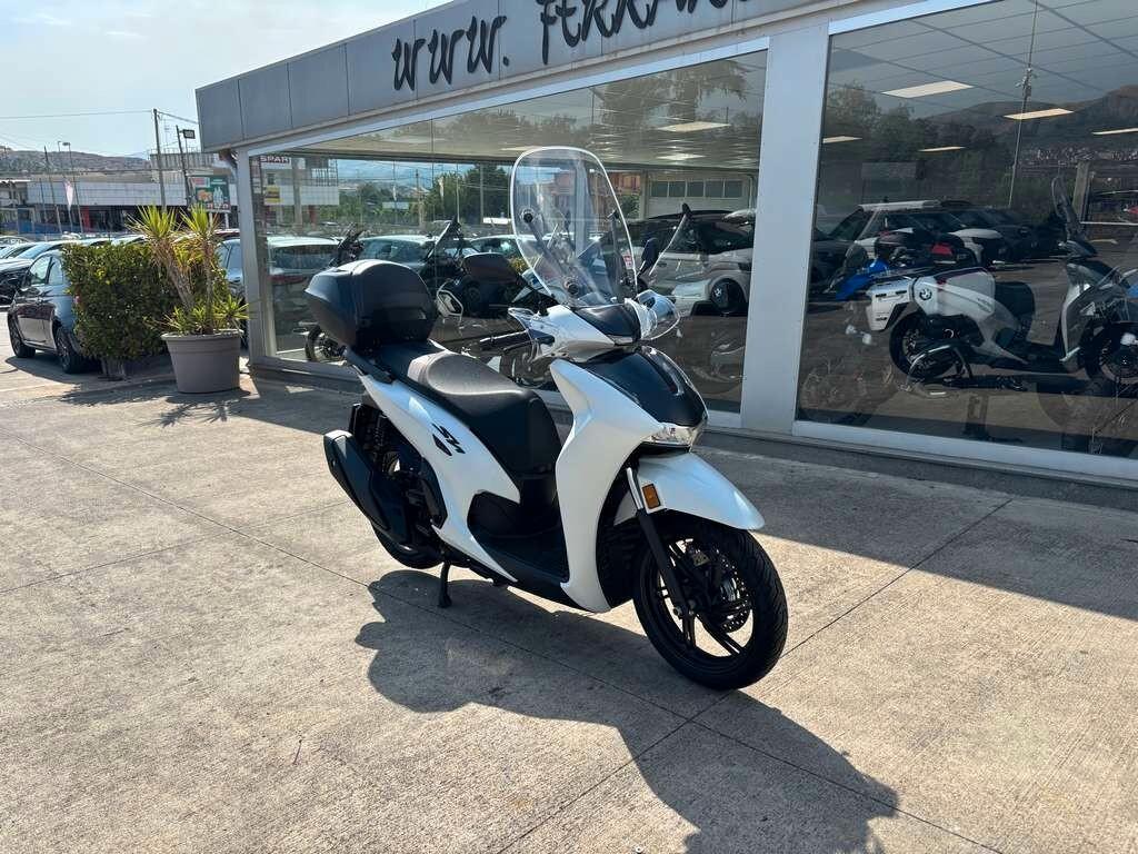 Honda SH 350 2026 / SOLO 1.000 KM Tua a solo 59 Euro al mese