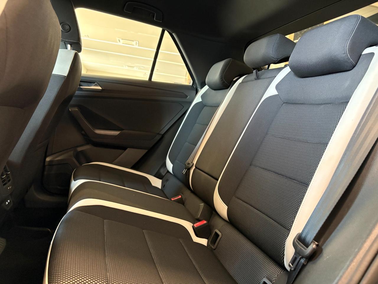 Volkswagen T-Roc 2.0 TDI 150CV DSG Advanced IVA Esposta