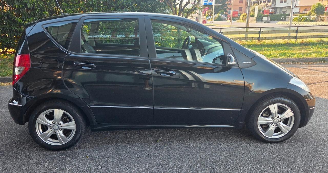 Mercedes-benz A 180 BlueEFFICIENCY Avantgarde
