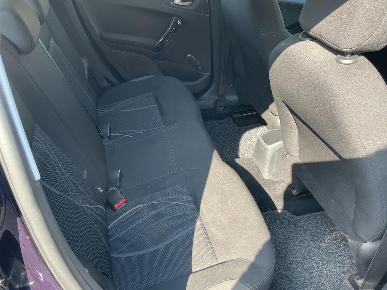 Peugeot 208 1.4 HDi 68 CV 5 porte Allure OK NEOPATENTATI