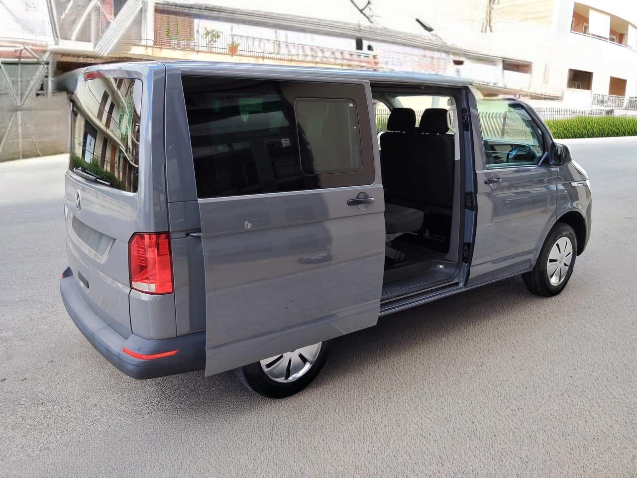 Volkswagen Caravelle 2.0 TDI 110 cv Trendline 9 posti