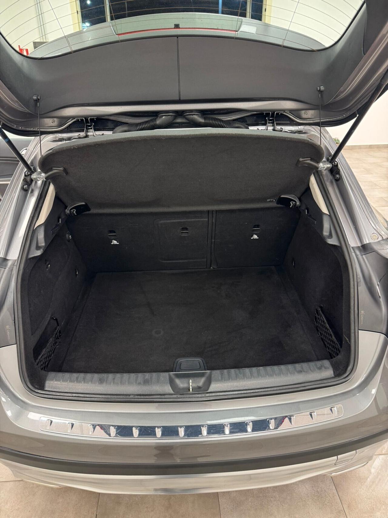 MERCEDES-BENZ GLA 200 D AUTOMATC PREMIUM