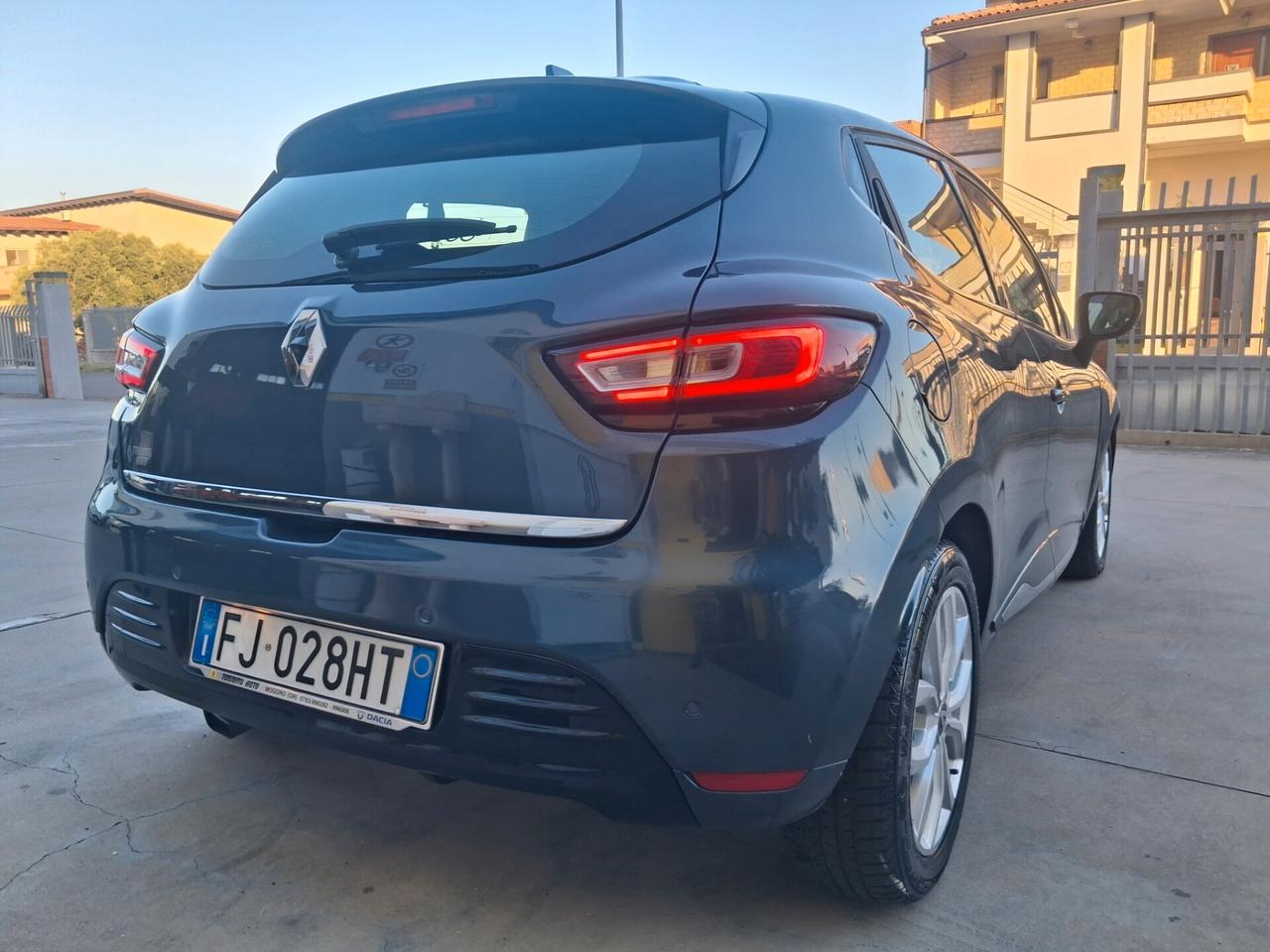 RENAULT Clio Intens 1.200 16v 75cv Km146.000