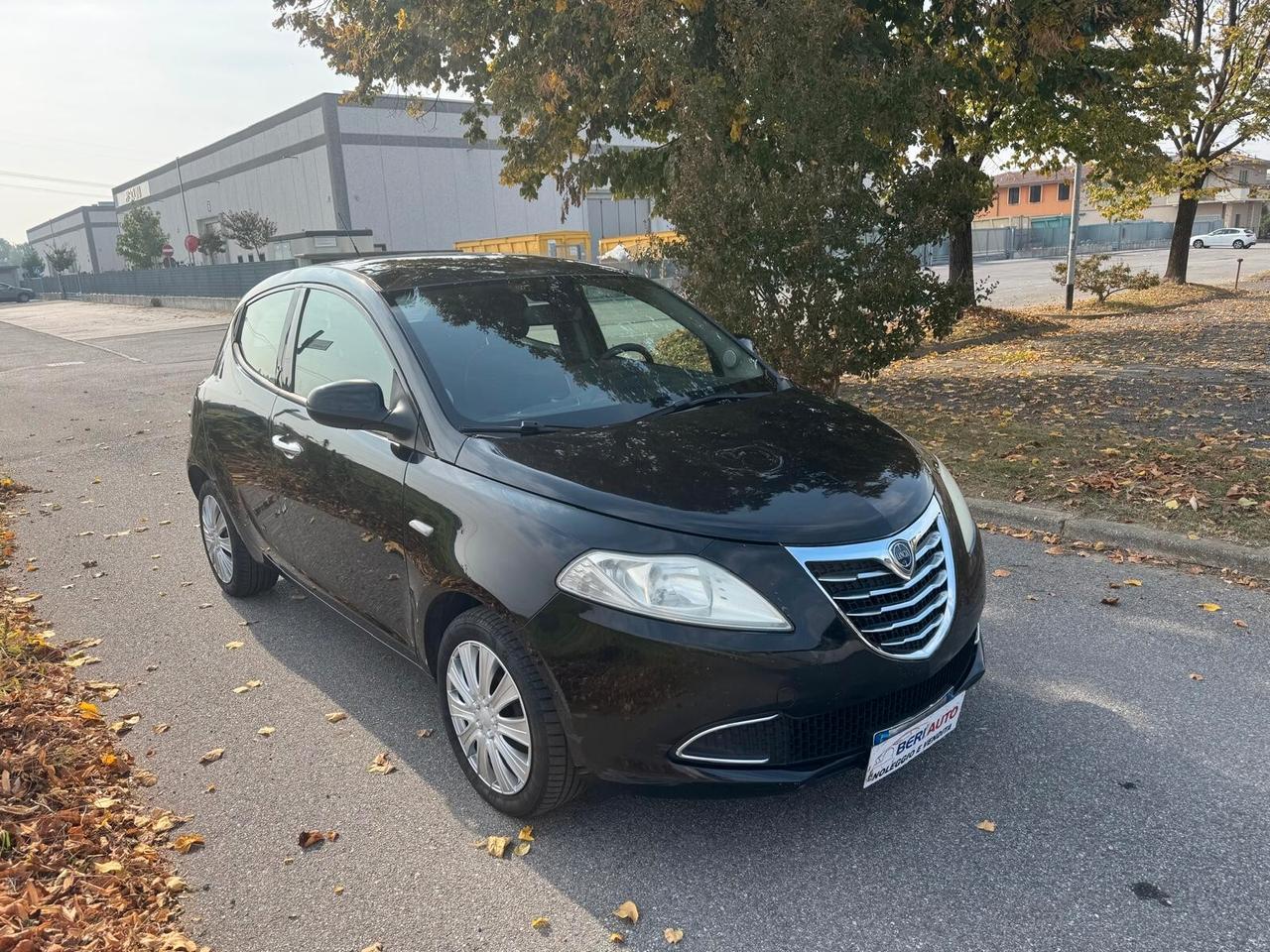 Lancia Ypsilon grandinata