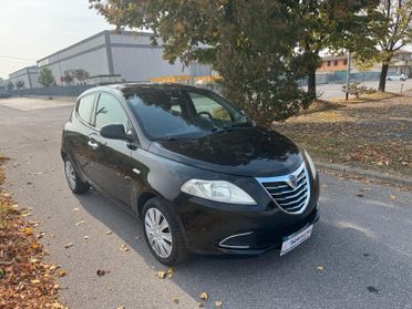 Lancia Ypsilon grandinata