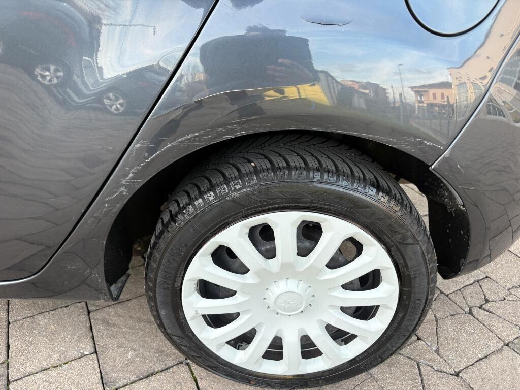 Ford Fiesta 1.4 5 porte Bz.- GPL Titanium