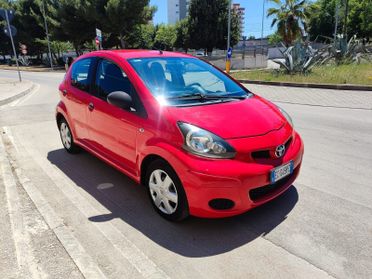 Toyota Aygo 1.0 BENZ 2010!!