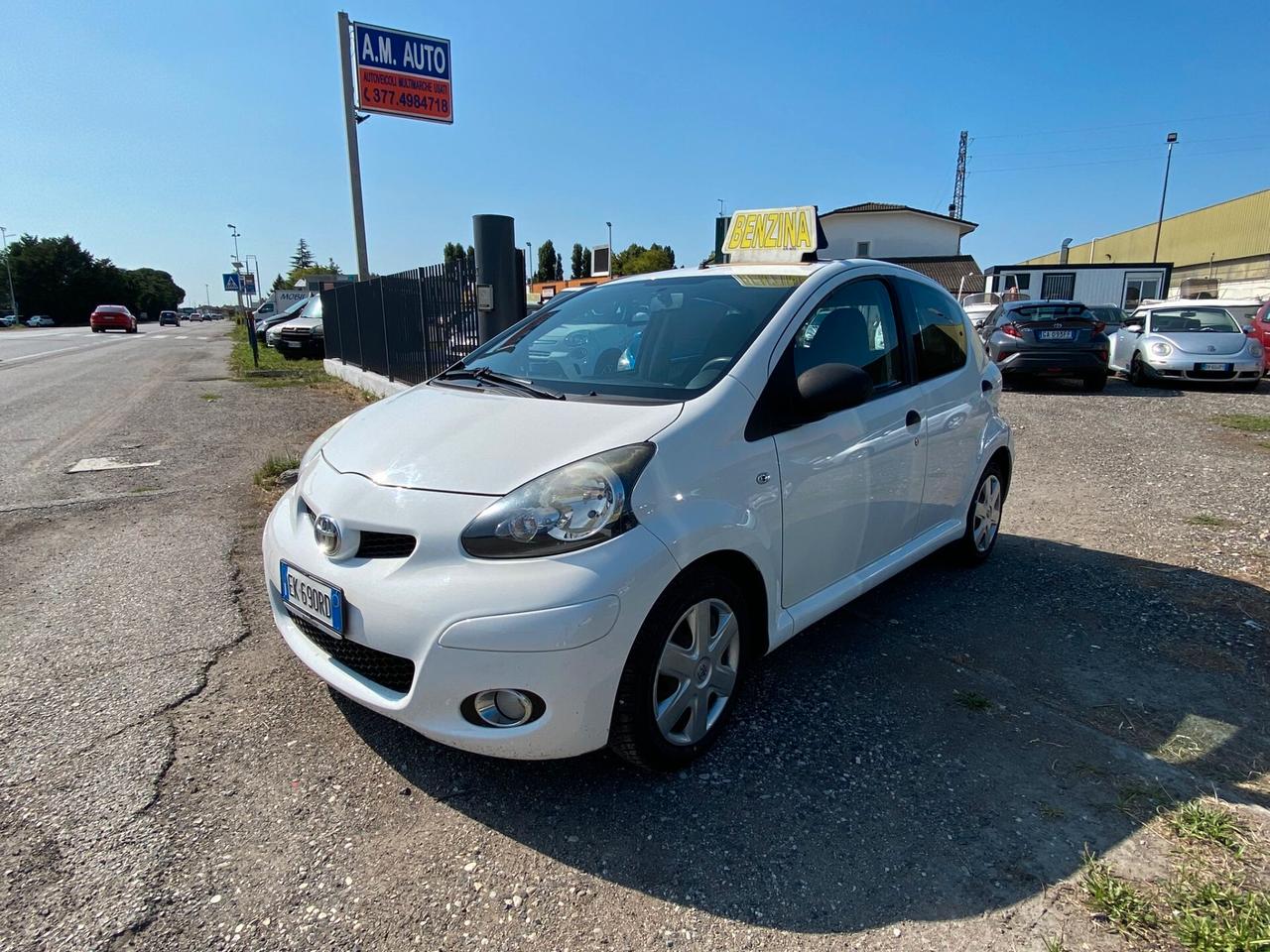 Toyota Aygo 1.0 12V VVT-i 5 porte Deep Ocean Connect