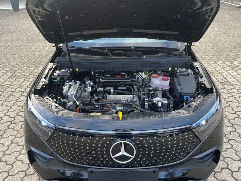 Mercedes-Benz EQB 250+ AMG Line Advanced