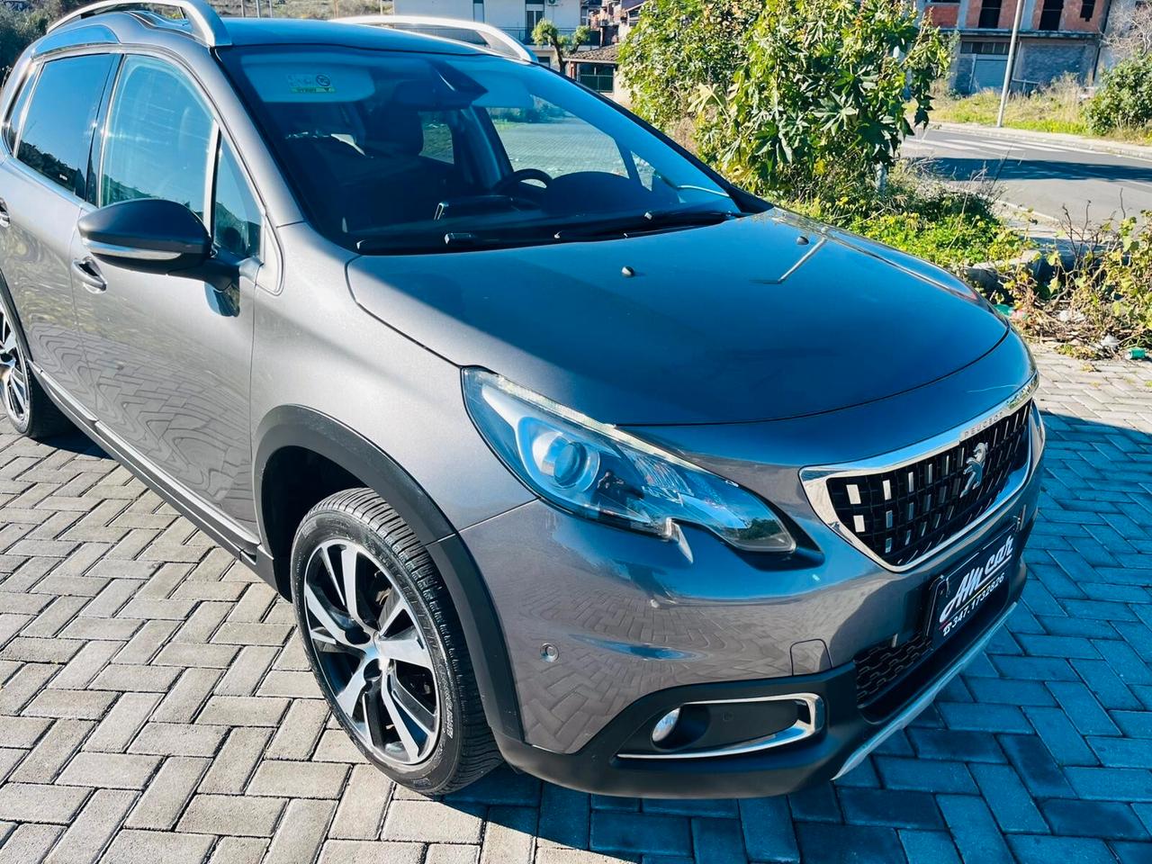 Peugeot 2008 1.6HDI PARI AL NUOVO FULL 2017