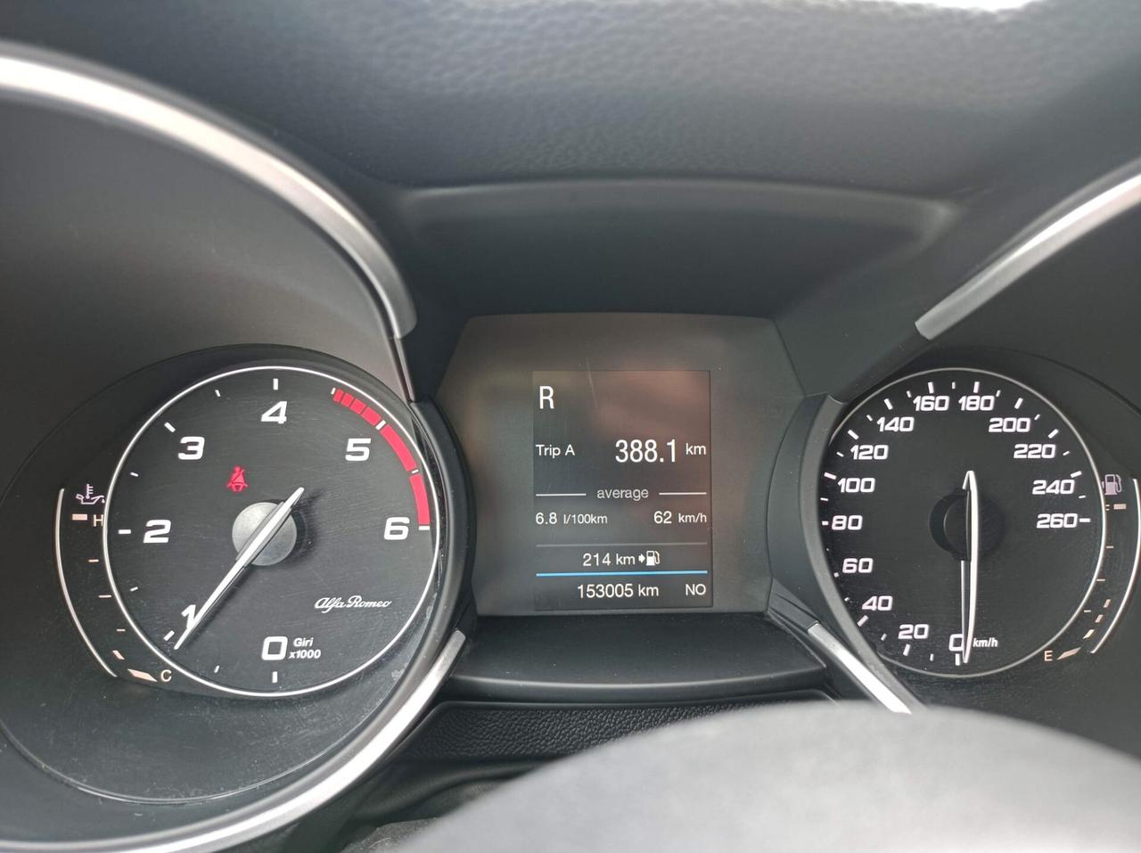 Alfa Romeo Stelvio 2.2 Turbodiesel 180 CV AT8 RWD Business