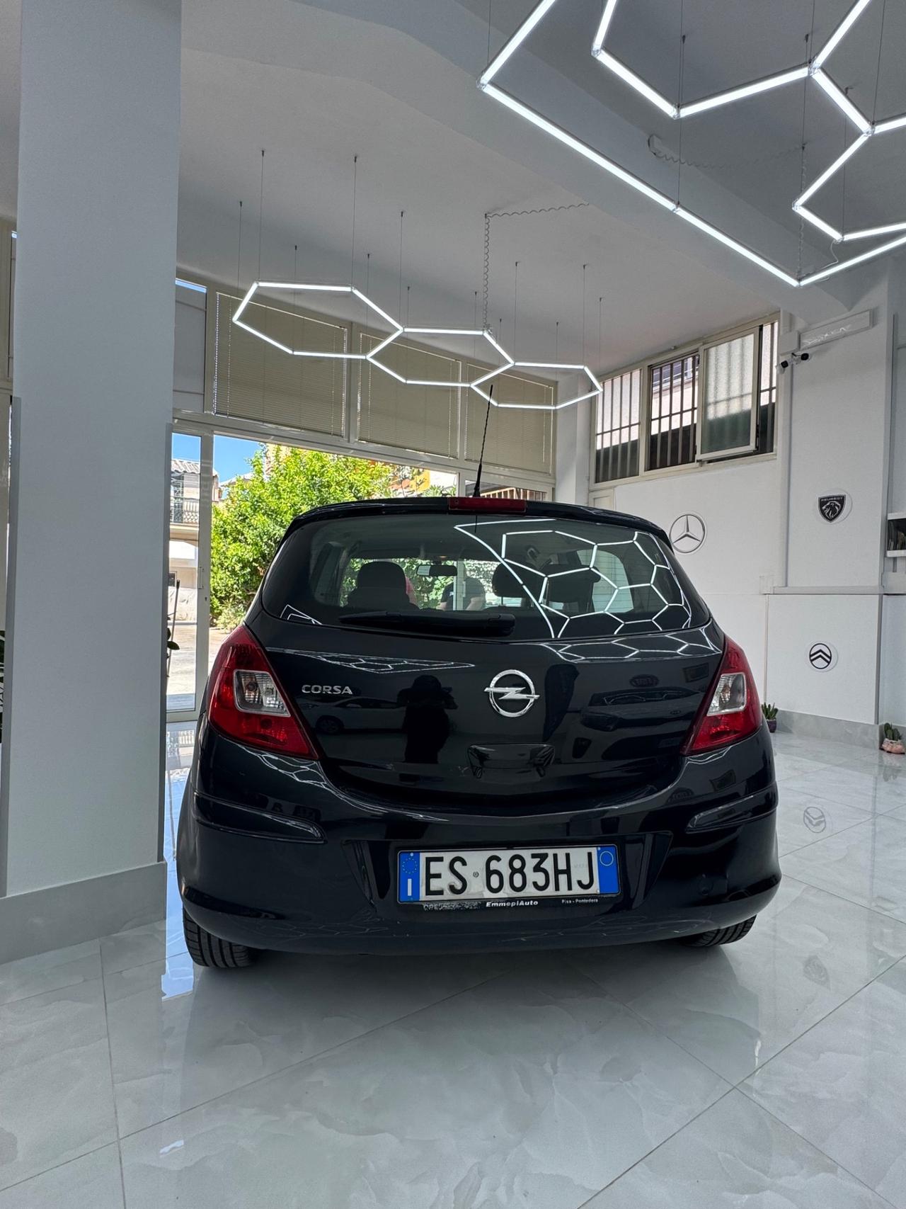 Opel Corsa 1.2 5 porte Sport