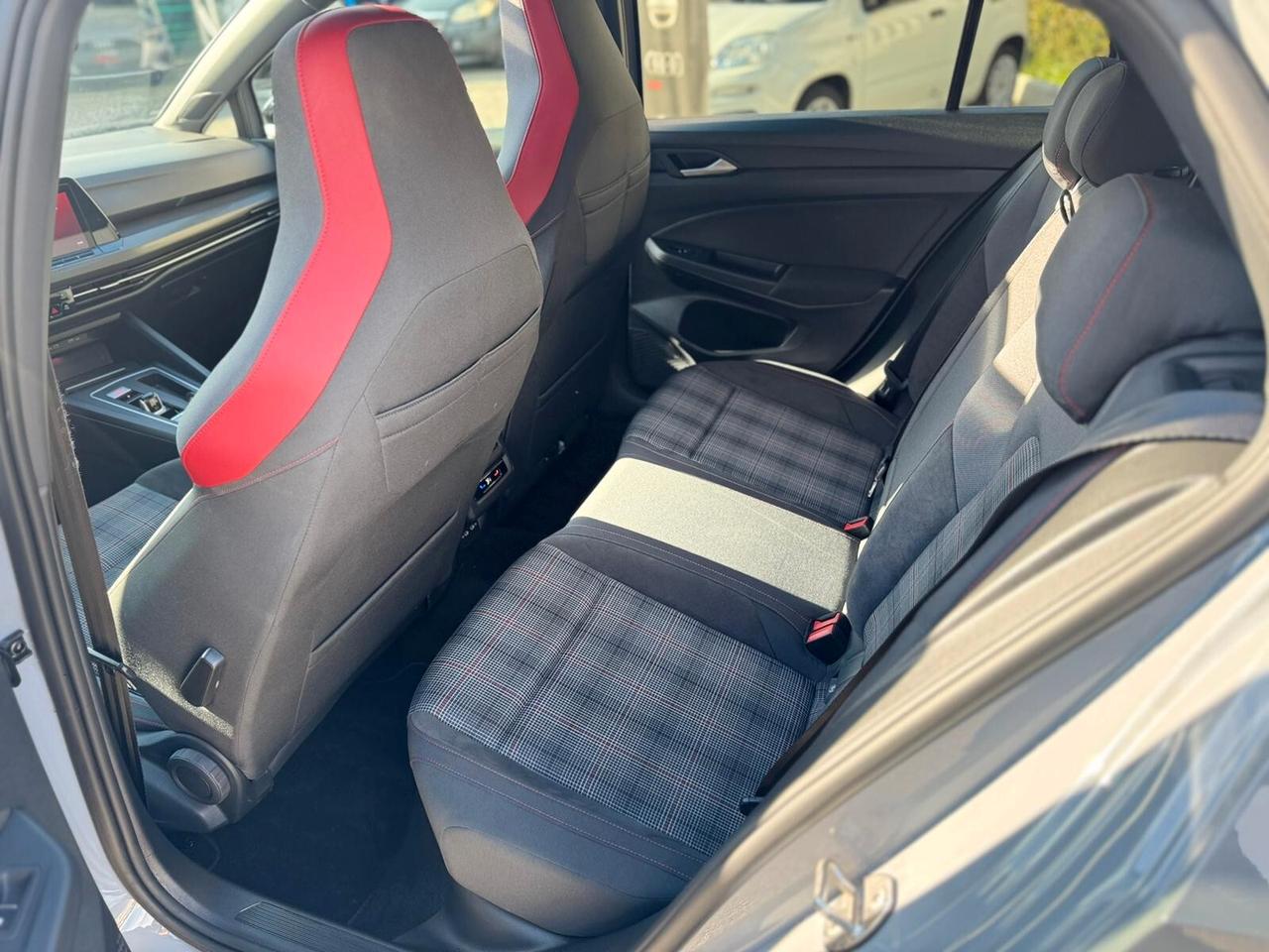 Volkswagen Golf 8 GTI 2.0 TSI DSG