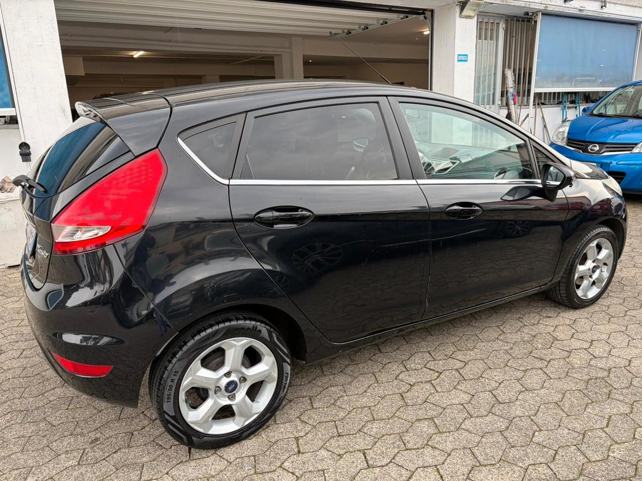 Ford Fiesta 1.4 5 porte Bz.- GPL Titanium*NEOPATENTATI