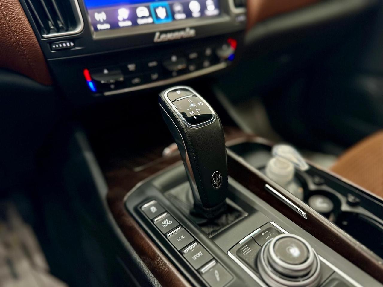 Maserati Levante 3.0 V6 Granlusso 250cv Q4 *tetto*