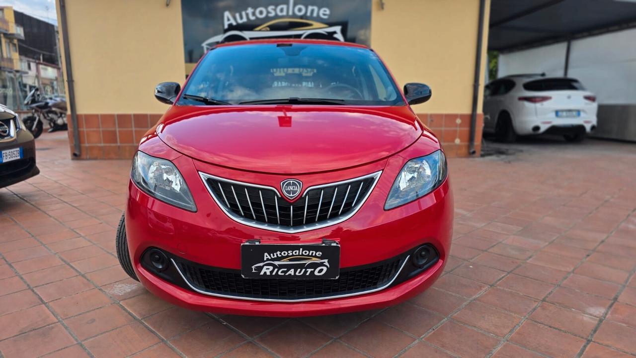 Lancia Ypsilon 1.0 FireFly 5 porte S&S Hybrid Ecochic Silver