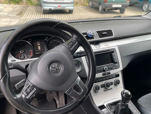 Volkswagen Passat 2.0 TDI AUTOCARRO 2013