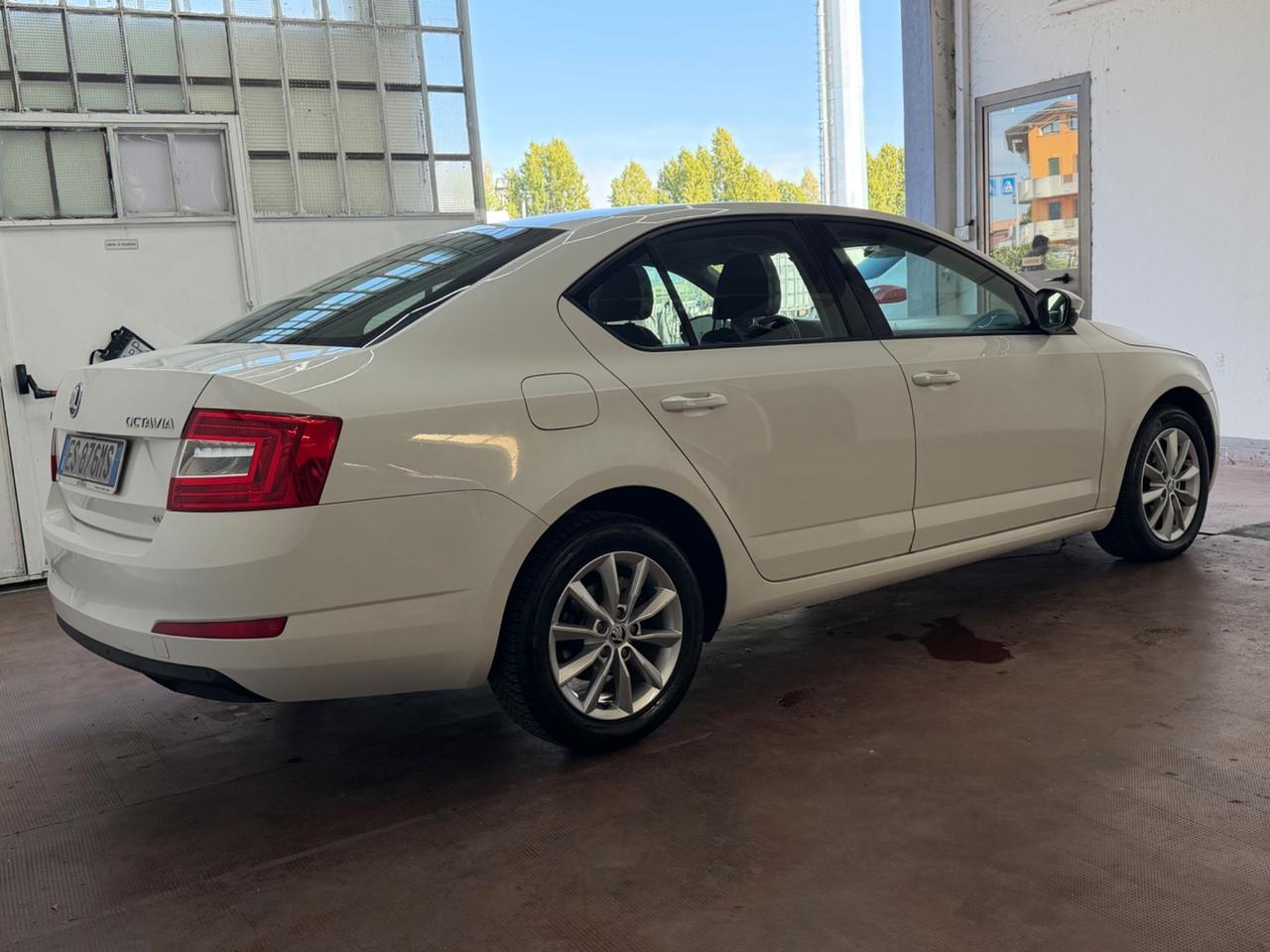 Skoda Octavia 1.6 TDI CR 105 CV DSG Ambition