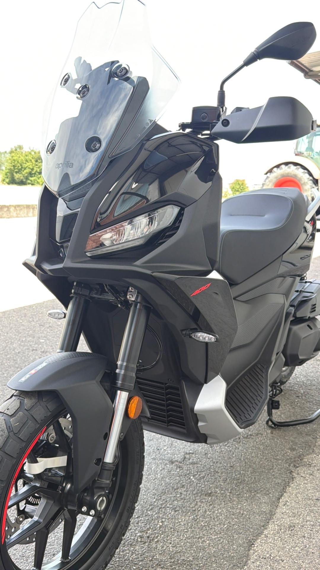 Aprilia SR GT 400