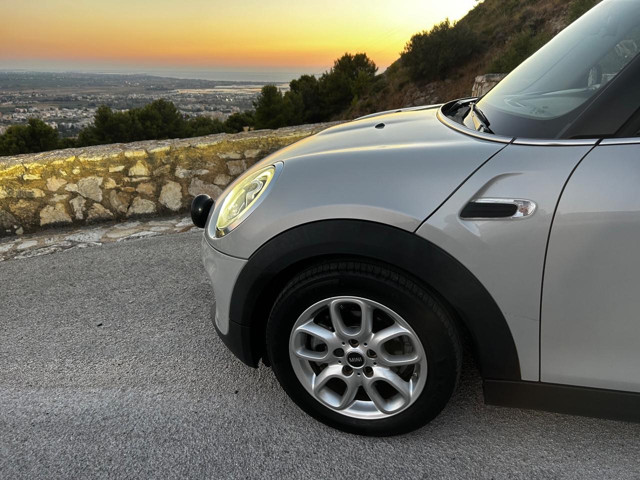 Mini 1.5 Cooper D Business 5 porte UNIPROPRIETARIO