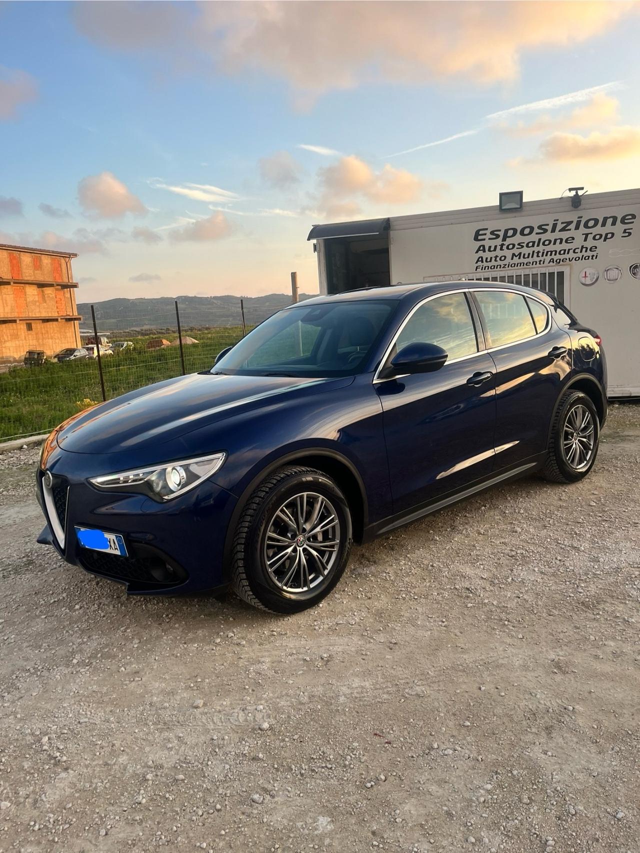 Alfa Romeo Stelvio 2.2 Turbodiesel 180 CV navigatore fari uxseno