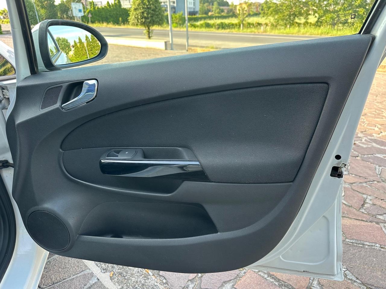 Opel Corsa 1.2 85CV 5 porte GPL-TECH Edition