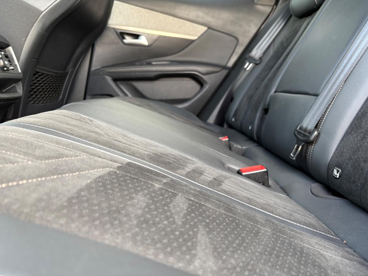 Peugeot 3008 GT BlueHDi 130 EAT8 SPOTICAR