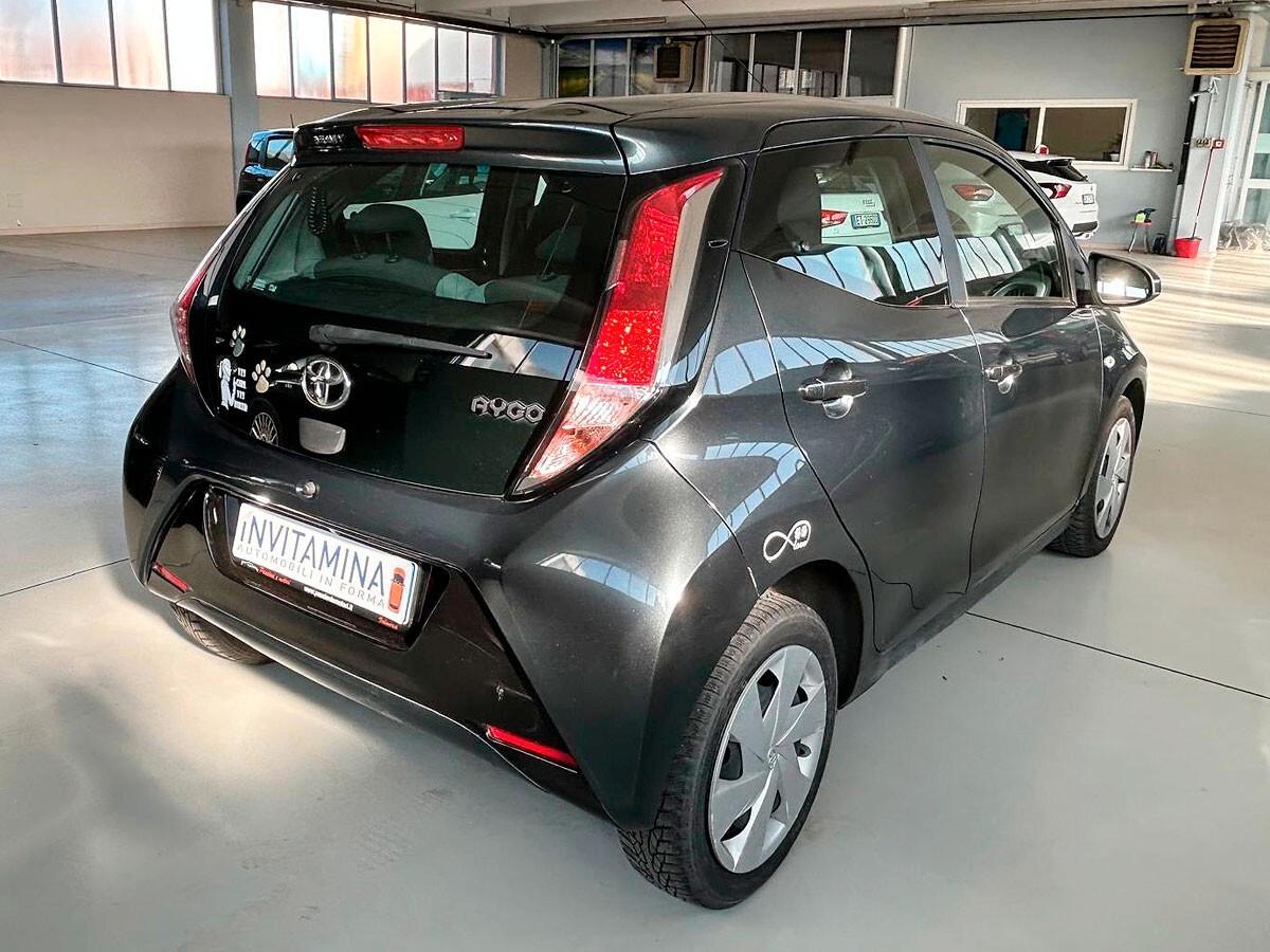 Toyota Aygo 1.0 VVT-i 69 CV 5 porte x-play