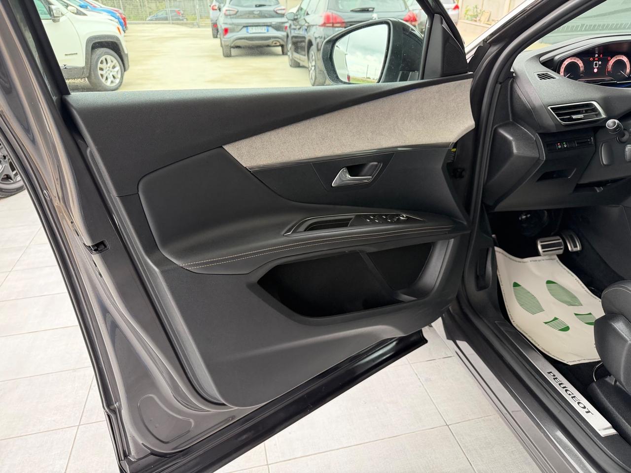 Peugeot 3008 BlueHDi 130 S&S EAT8 GT