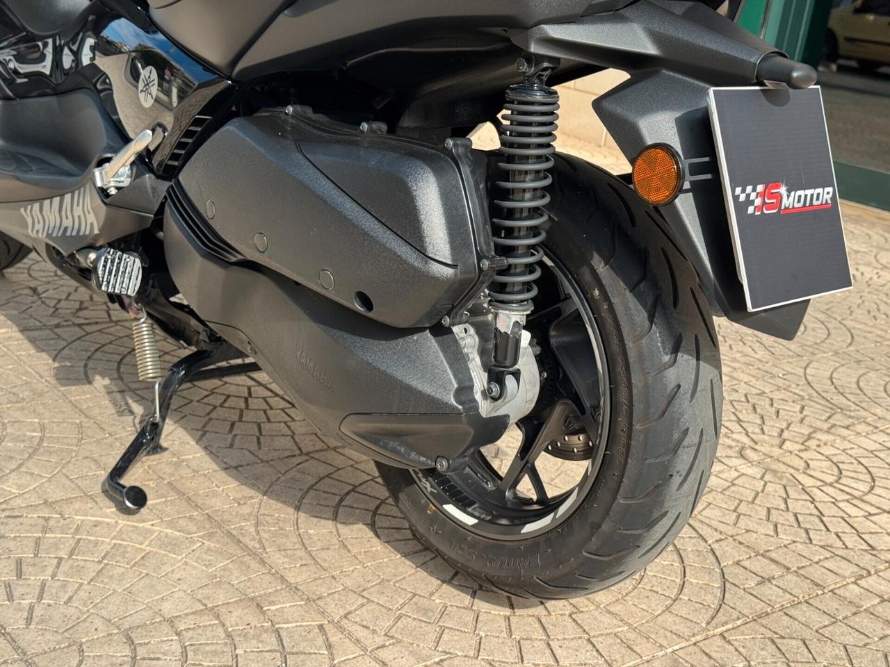 YAMAHA X-MAX 300 ABS IRON MAX 28CV