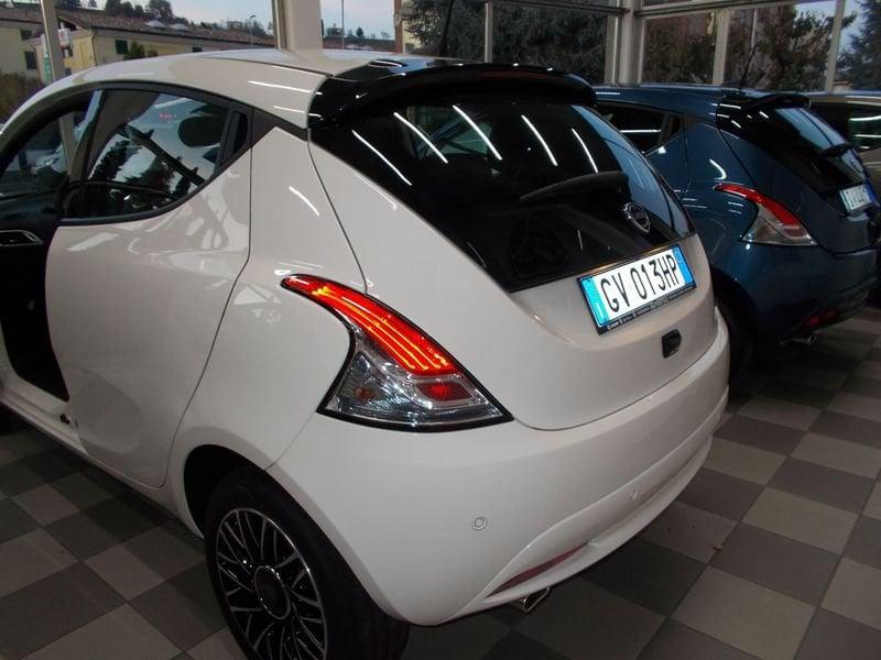 Lancia Ypsilon 1.0 FireFly 5 porte S&S Hybrid Platino 338.7575187 MASSARI MARCO