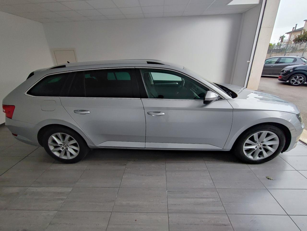 Skoda Superb 2.0 TDI 150 CV SCR DSG Wagon SportLine