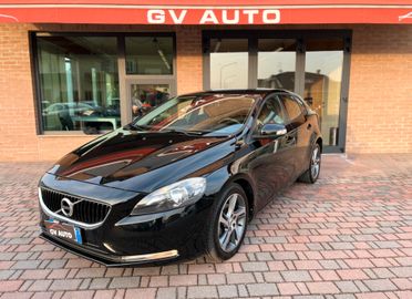 Volvo V40 D2 MOMENTUM