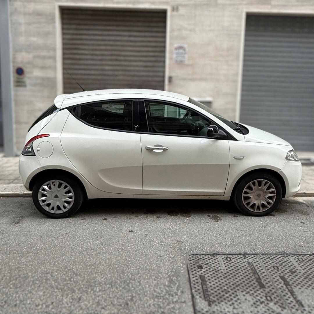 Lancia Ypsilon 1.3 MJT Gold