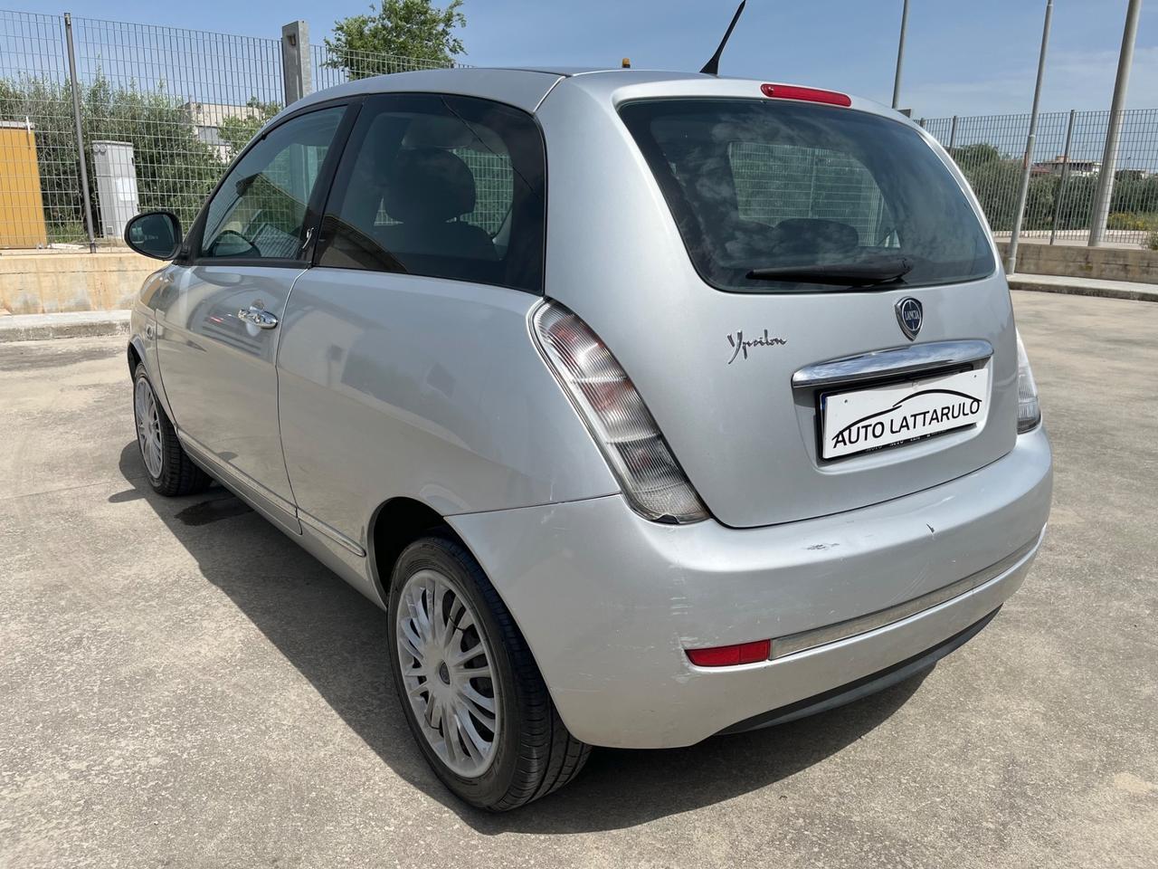 Lancia Ypsilon 1.2 69 CV Unyca