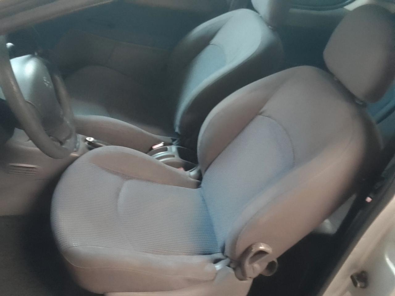 Peugeot 206 1.1 BENZINA OK NEO