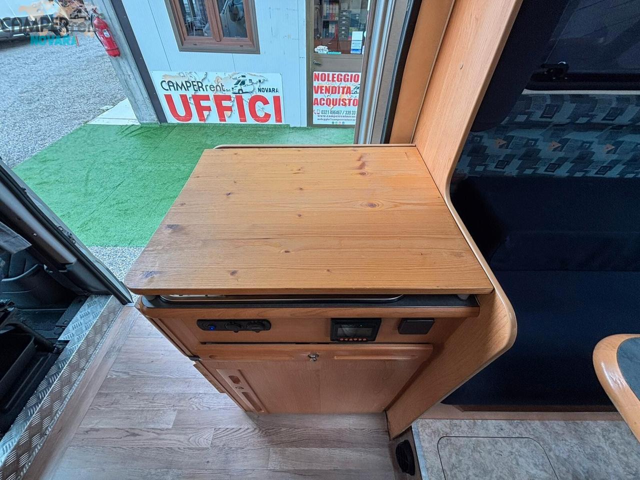 Peugeot 244 L - FURGONATO COMPATTO CON DINETTE A FERRO DI CAVALLO