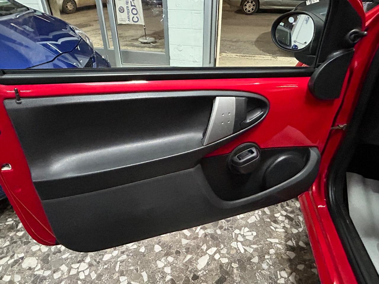 Peugeot 107 1.0 Benz Servosterzo A/C