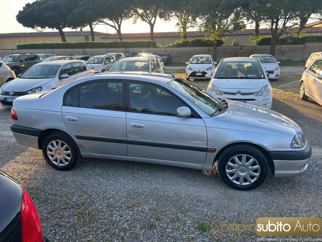 TOYOTA Avensis 1.6i 16V cat