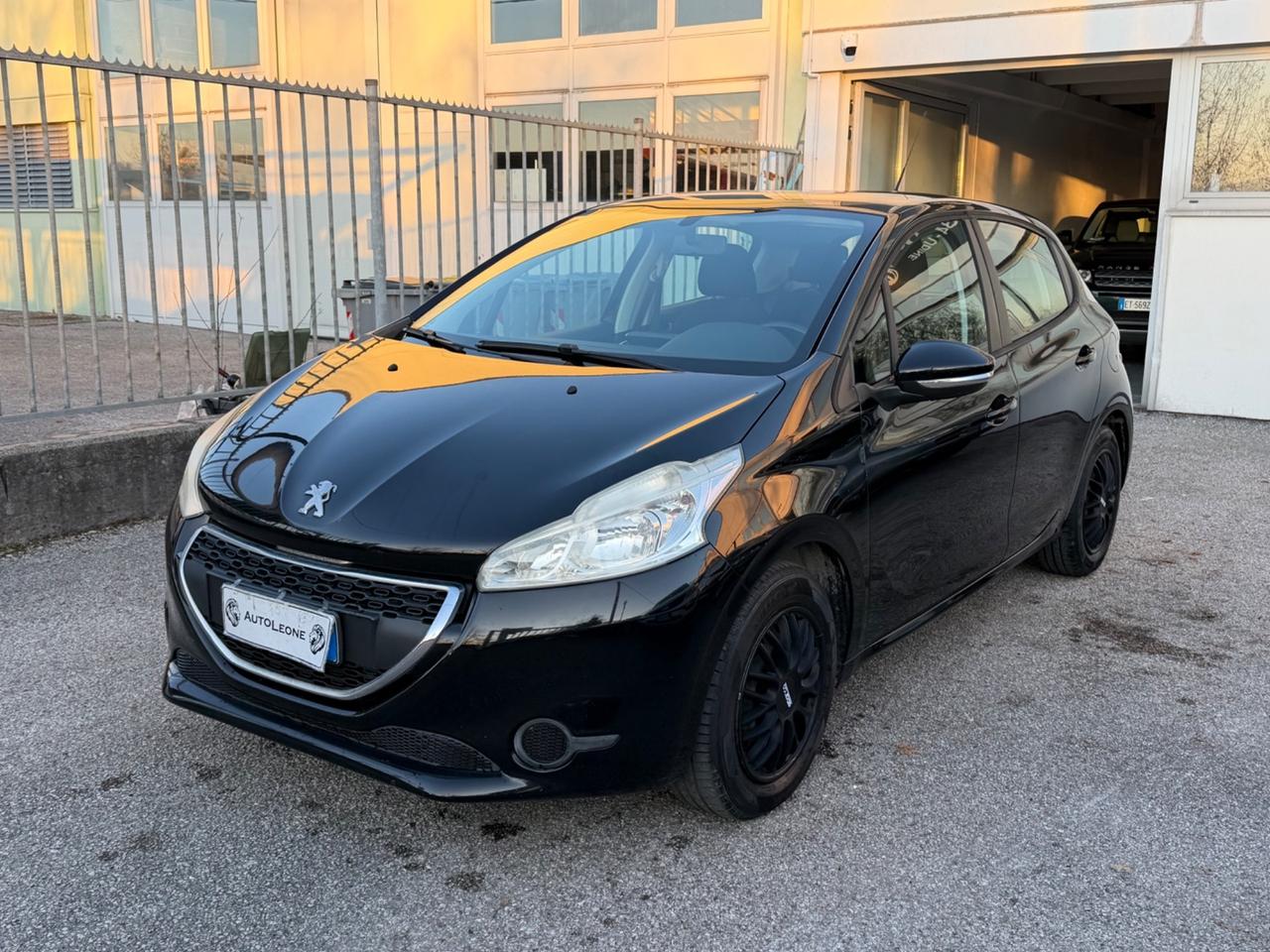 Peugeot 208 1.4 HDi 68 CV 5 porte Allure