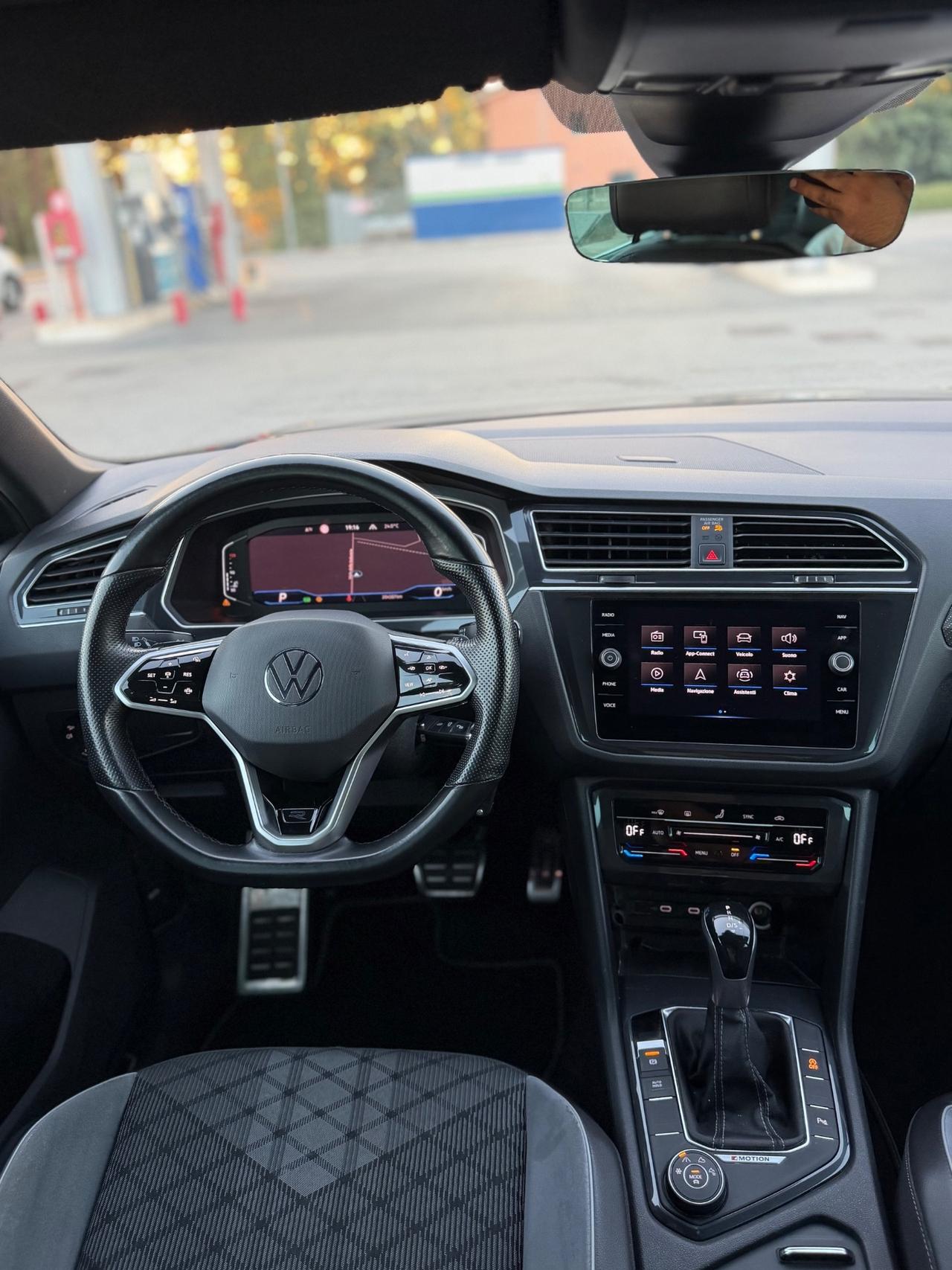 Volkswagen Tiguan 2.0 TDI 150 CV DSG 4MOTION R-Line