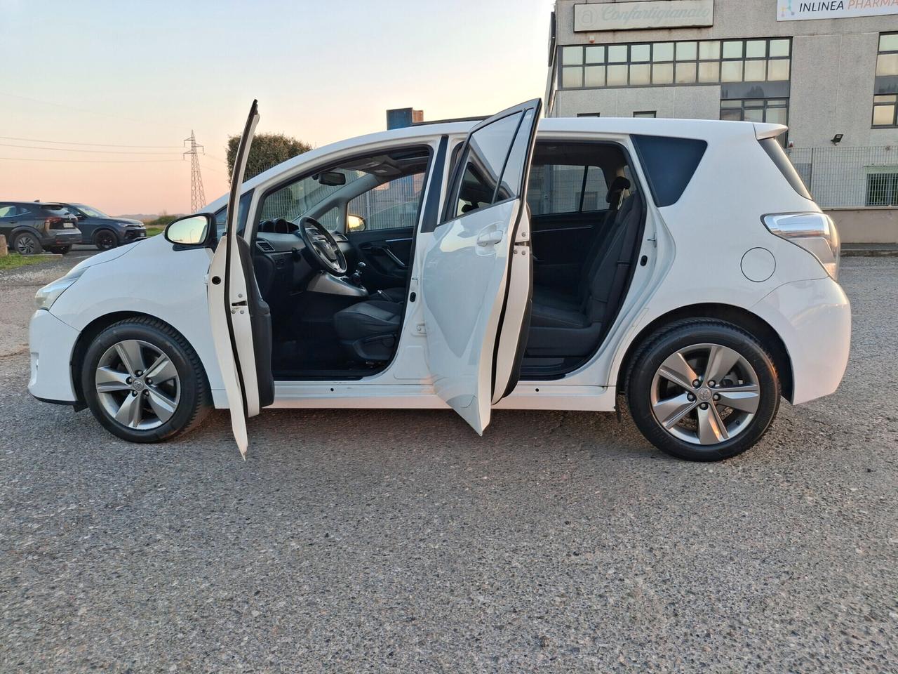 Toyota Verso 1.6 D-4D Style 7 Posti-TETTO-NAVIGATORE--