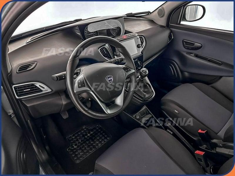 Lancia Ypsilon Ypsilon 1.0 FireFly 5 porte S&S Hybrid Platino