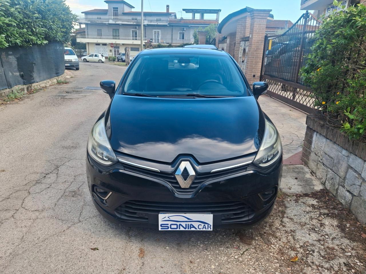 Renault Clio dCi 8V 90CV EDC Start&Stop 5 porte automatica modello full
