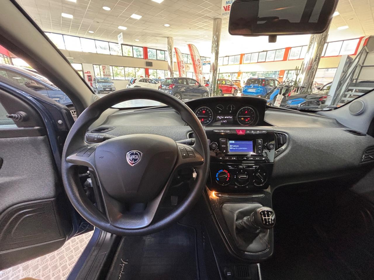 Lancia Ypsilon 1.0 FireFly 5 porte S&S Hybrid Ecochic Silver