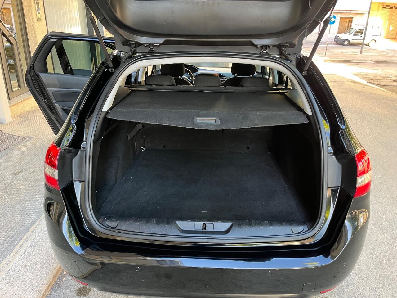 Peugeot 308 1.6 e-HDi 115 CV Stop&Start SW Active