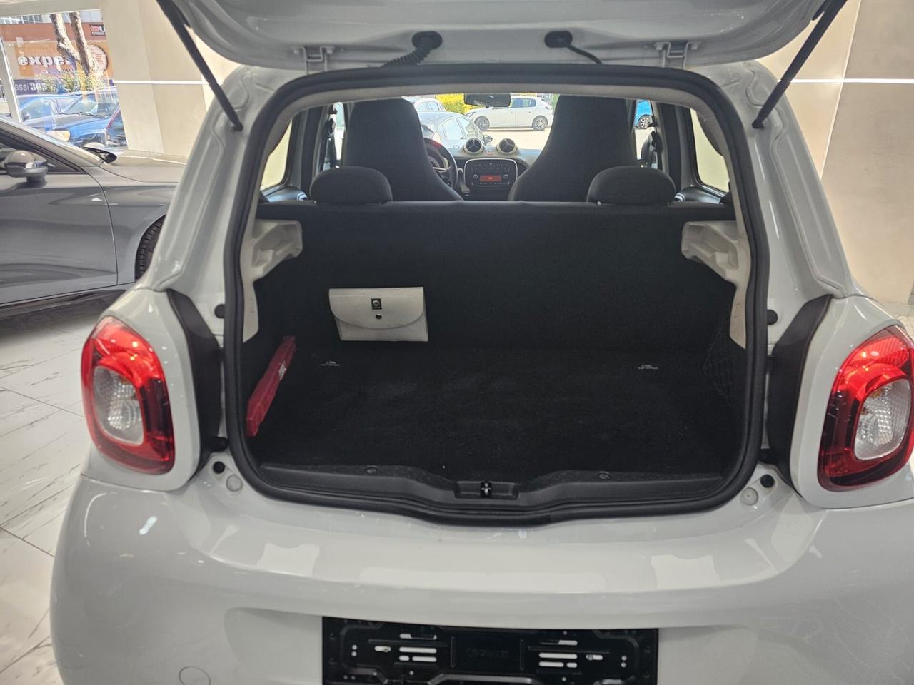 NUOVA SMART FORFOUR PASSION EDITION 1.0 TURBO BENZ 71CV BLACK LINE