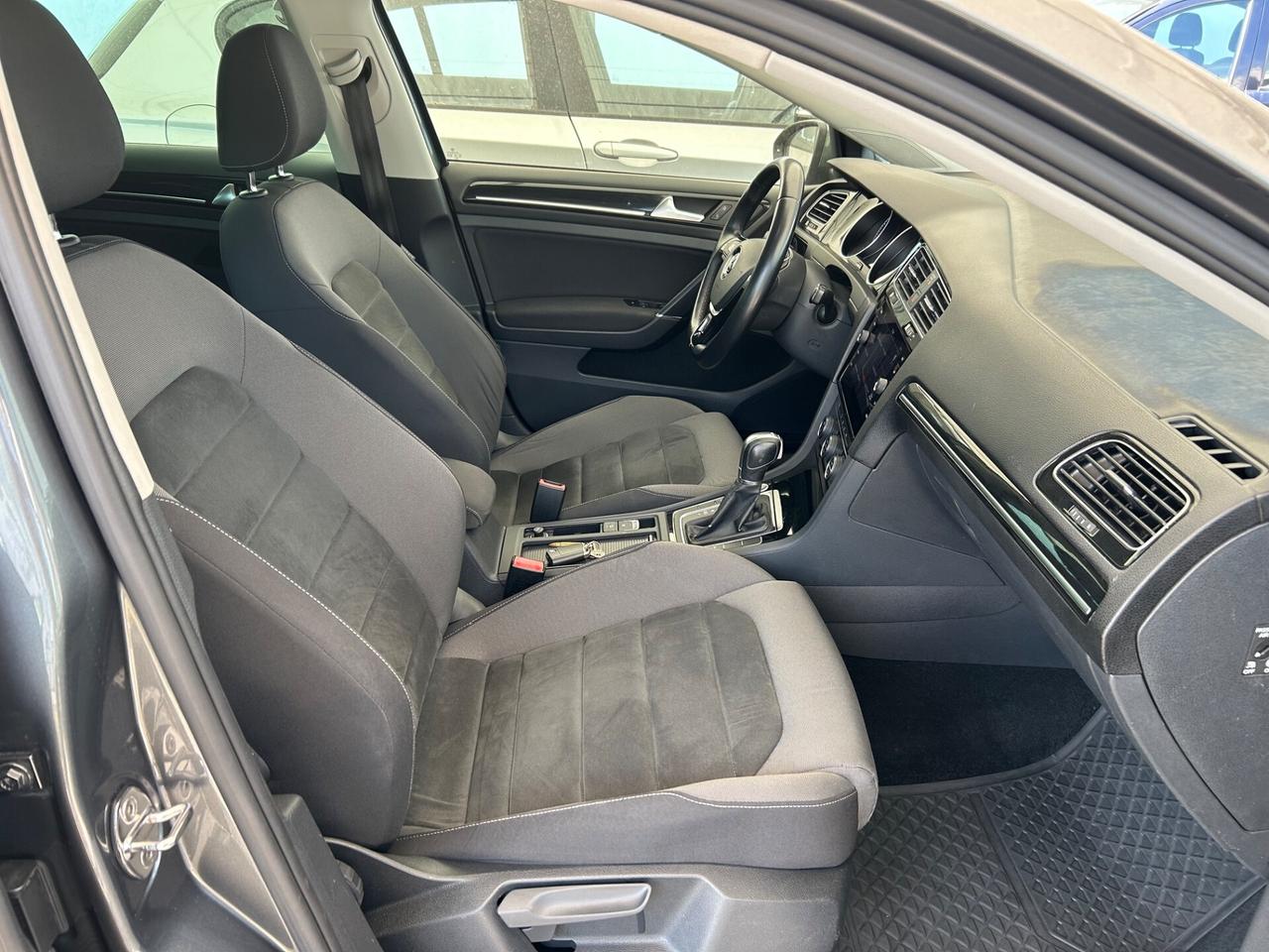Volkswagen Golf - 2019 1.5 TGI DSG 130 CV