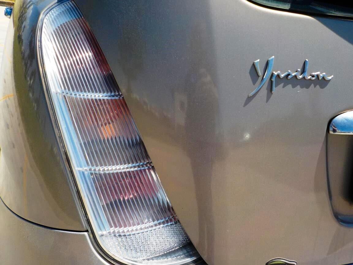 Lancia Ypsilon 1.3 MJT 75 CV Diva