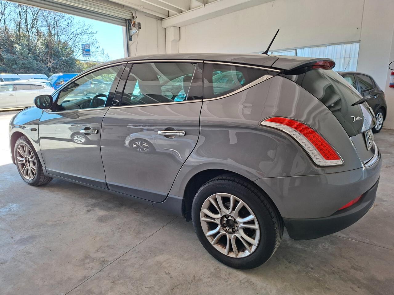 Lancia Delta 1.6 MJT DPF Silver